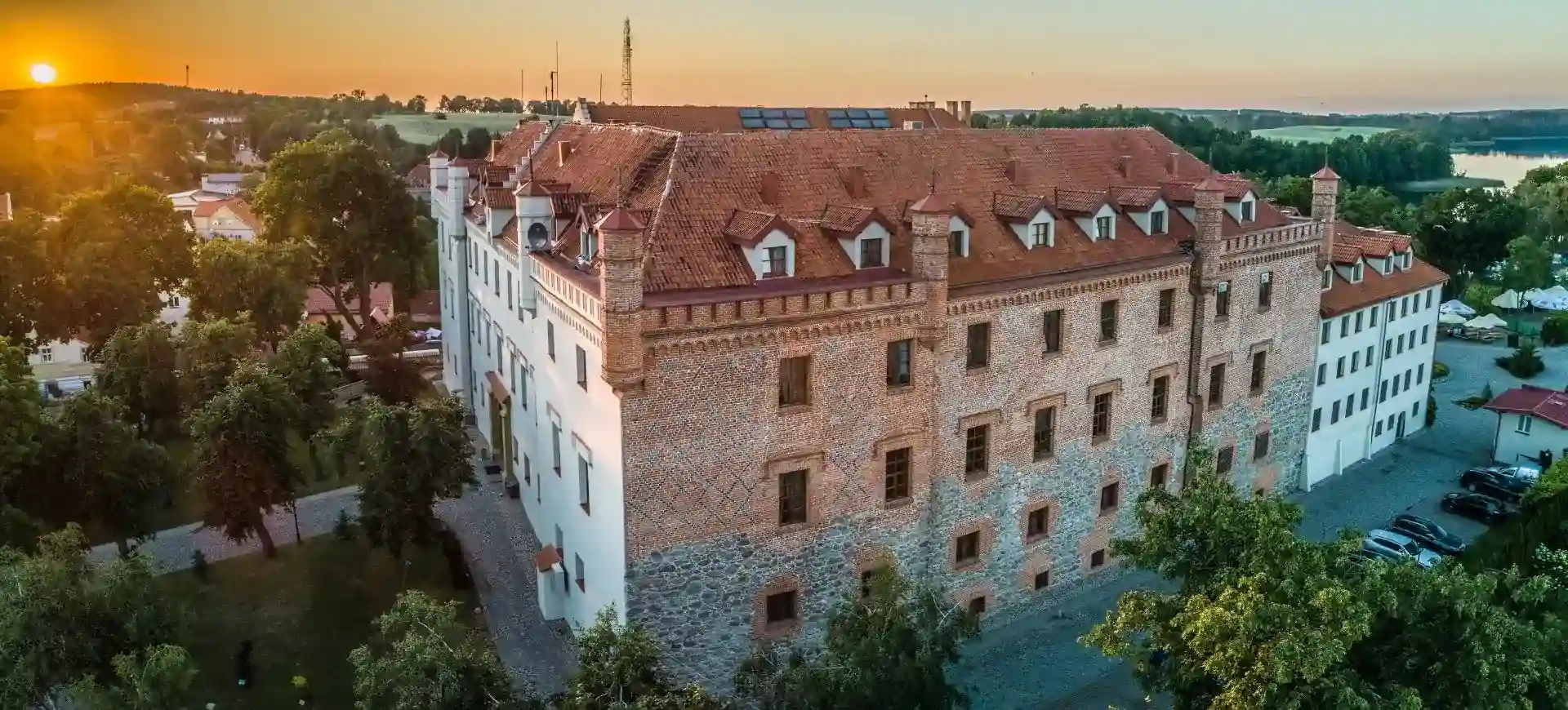 Pohľad na Hotel Zamek Ryn